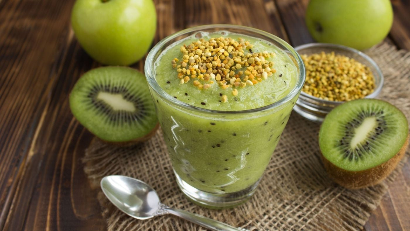 Fabulously Green Kiwifruit & Bee Pollen Smoothie