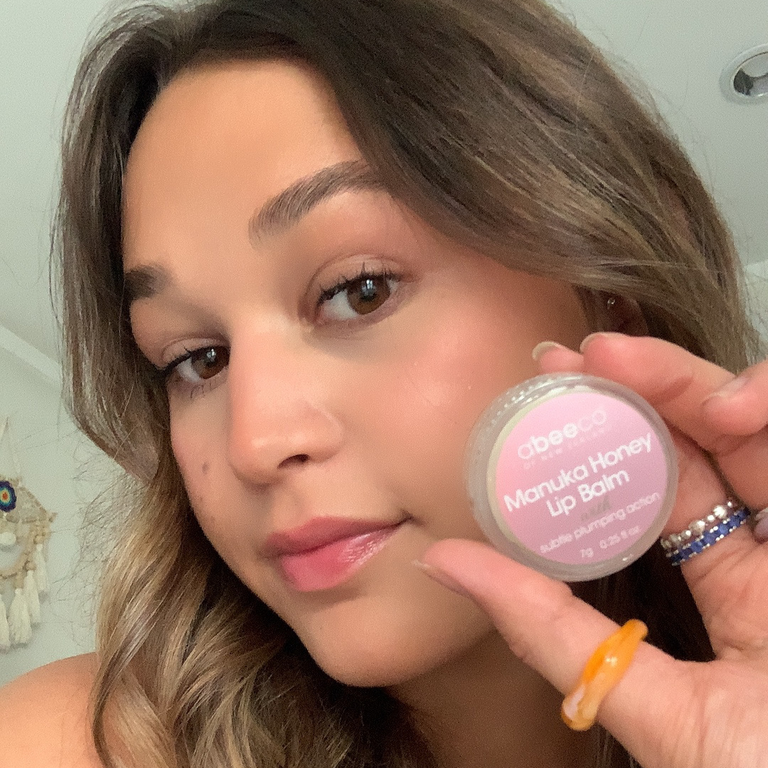 abeeco manuka honey lip balm lifestyle